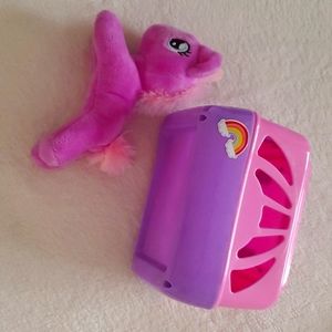 Medium unicorn with cage